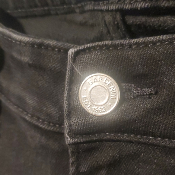 GAP Women's Classic Faded Black Straight Leg Jeans - Picture 3 of 9